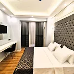 Hotel Luxx Garden 3*
