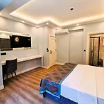 Hotel Luxx Garden 3*