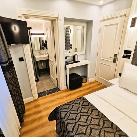 Luxx Garden Hotel 3*