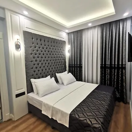Hotel Luxx Garden 3*