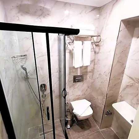 Luxx Garden Hotel 3*