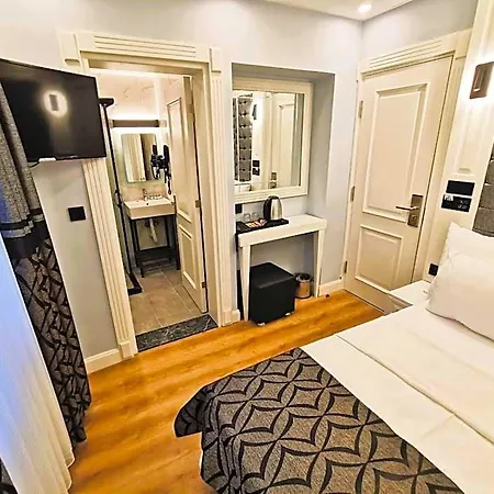 Luxx Garden Hotel 3*