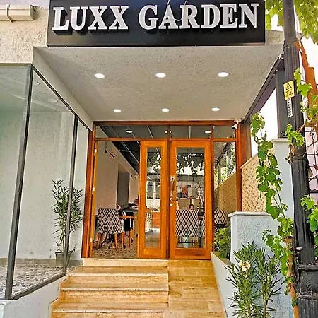 Luxx Garden 3* Istanboel
