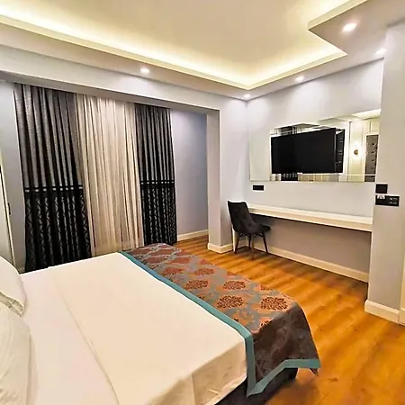 Hotel Luxx Garden 3*