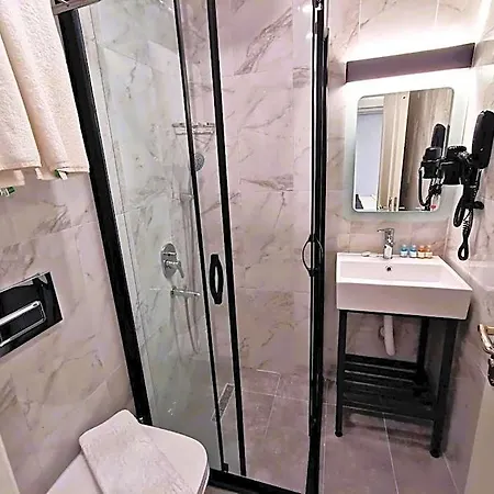Luxx Garden Hotel 3*