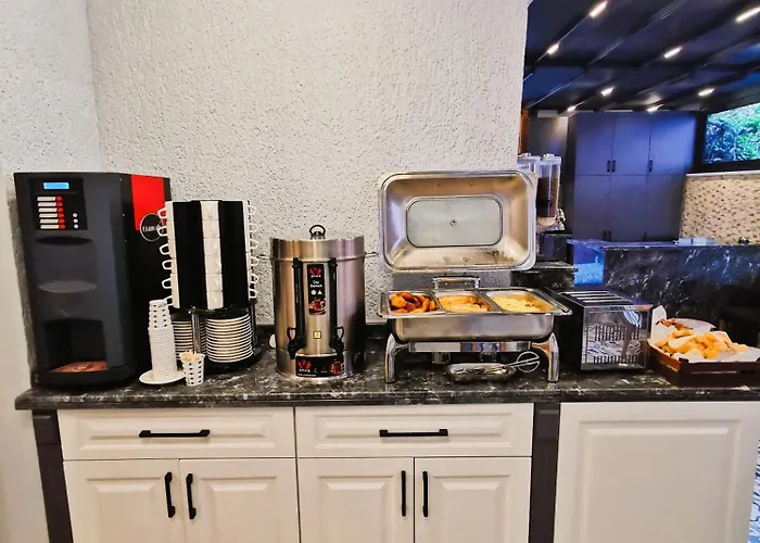 Hotel Luxx Garden 3*