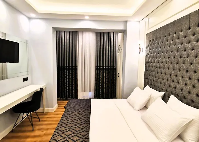 Hotel Luxx Garden 3*