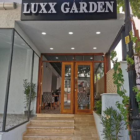 호텔 Luxx Garden 3*